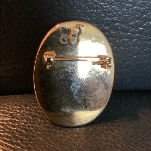 Vintage Cameo Brooch - Picture 2 of 3